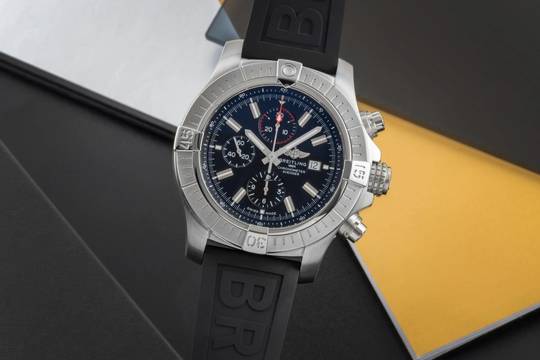  Breitling Super Avenger Chronograph Automatik Stahl Ref. A13375 Box & Papiere 
