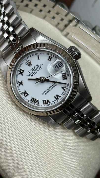  Rolex Lady-Datejust Top Condition white dial no holes 