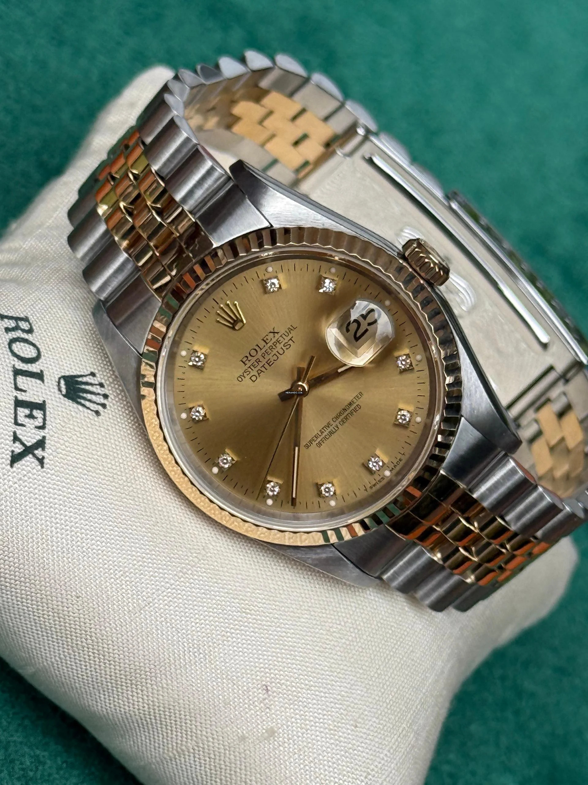  Rolex Datejust 36 Top Condition small diamonds - no stretch 