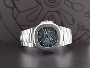 Thumbnail von Patek Philippe Nautilus 5712/1a-001 Like New Full Set. 2015