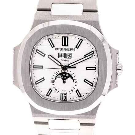  Patek Philippe Nautilus White Annual Calendar – 5726/1A-010 – like NEW – 2013 Full Set 