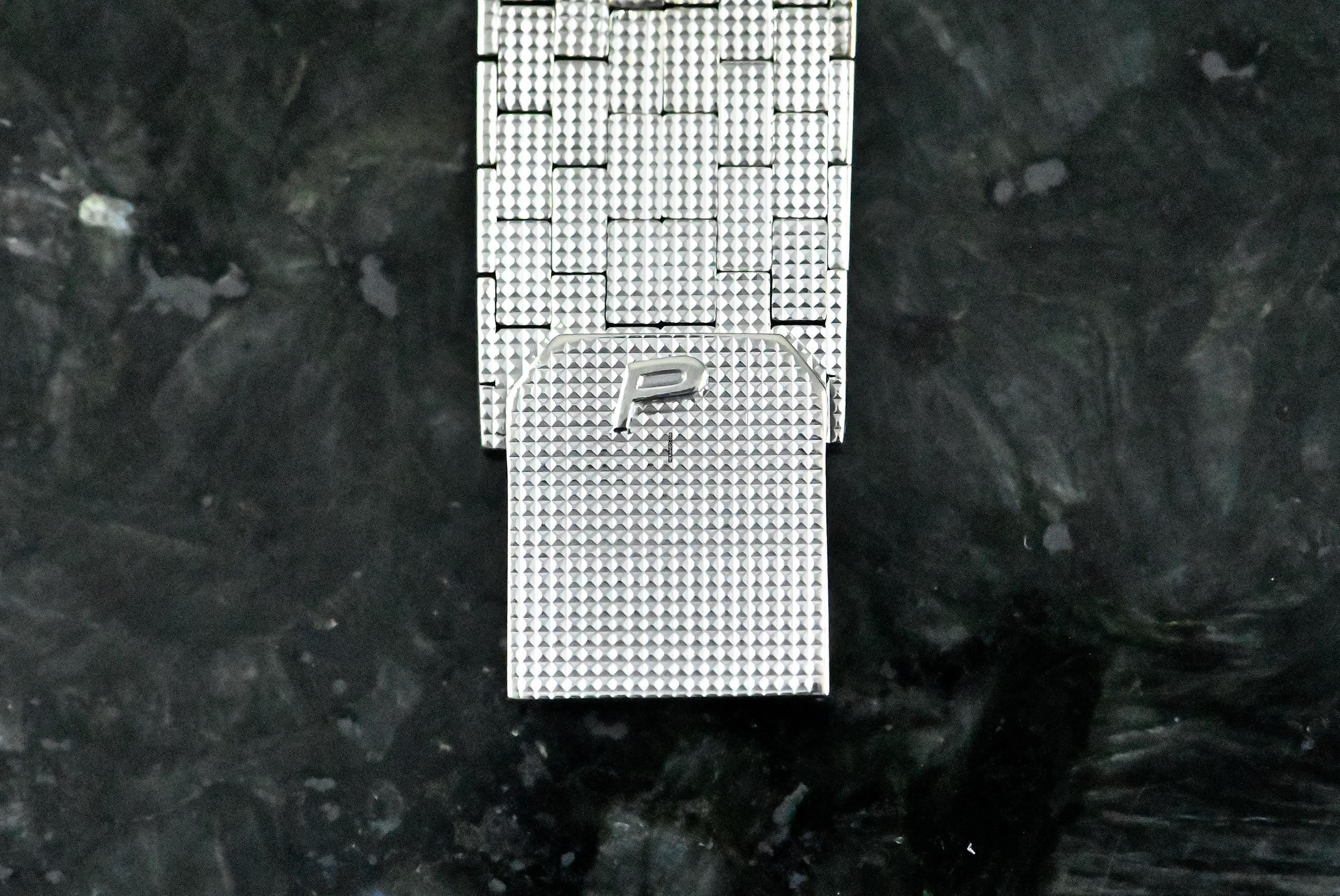 Thumbnail von Piaget rare Vintage TV Screen | 9501 | Clous De Paris | white gold