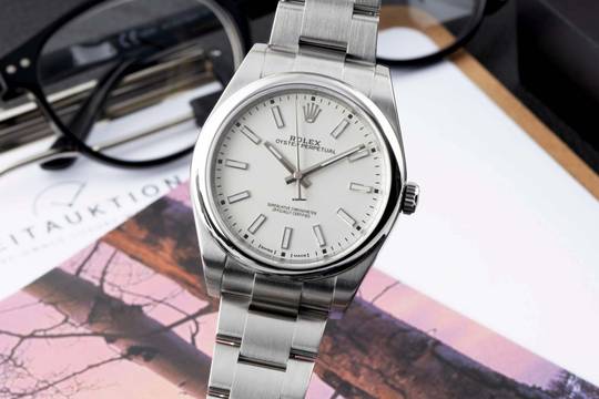  Rolex Oyster Perpetual 39 White Dial Automatik Ref. 114300 Box & Papiere 2016 