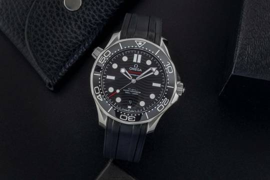  Omega Seamaster Diver 300 M Co-Axial Keramik 210.32.42.20.01.001 B&P 