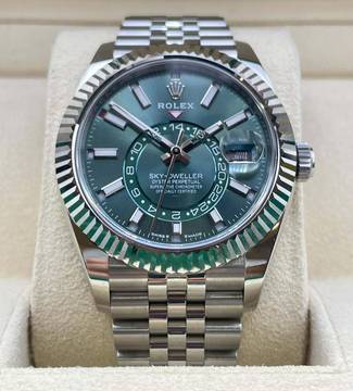  Rolex Sky-Dweller GREEN JUBILEE WITH BOX AND PAPERS NEW year:2023 