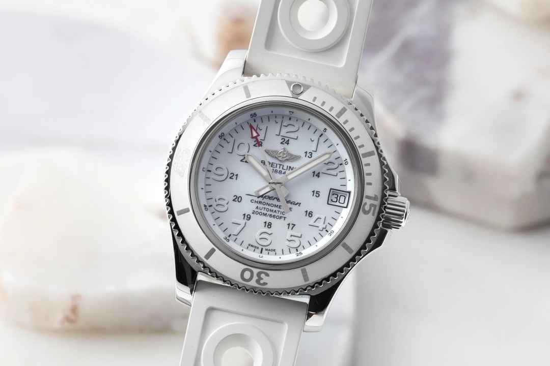  Breitling Superocean II 36 White Automatik Medium Size Ref. A17312D2/A775 B&P 
