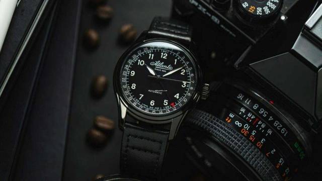  Atlantic Worldmaster Automatik Zeigerdatum PVD schwarz 