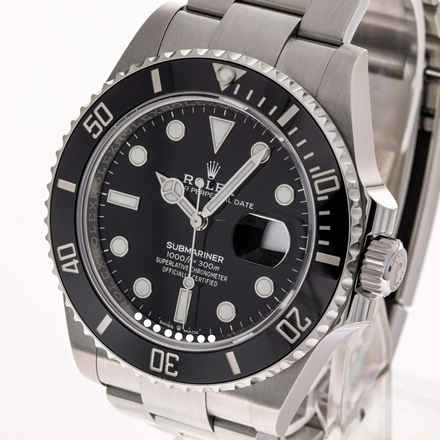  Rolex Submariner Date 41 – 126610LN – like NEW – 11/2021 Full Set 