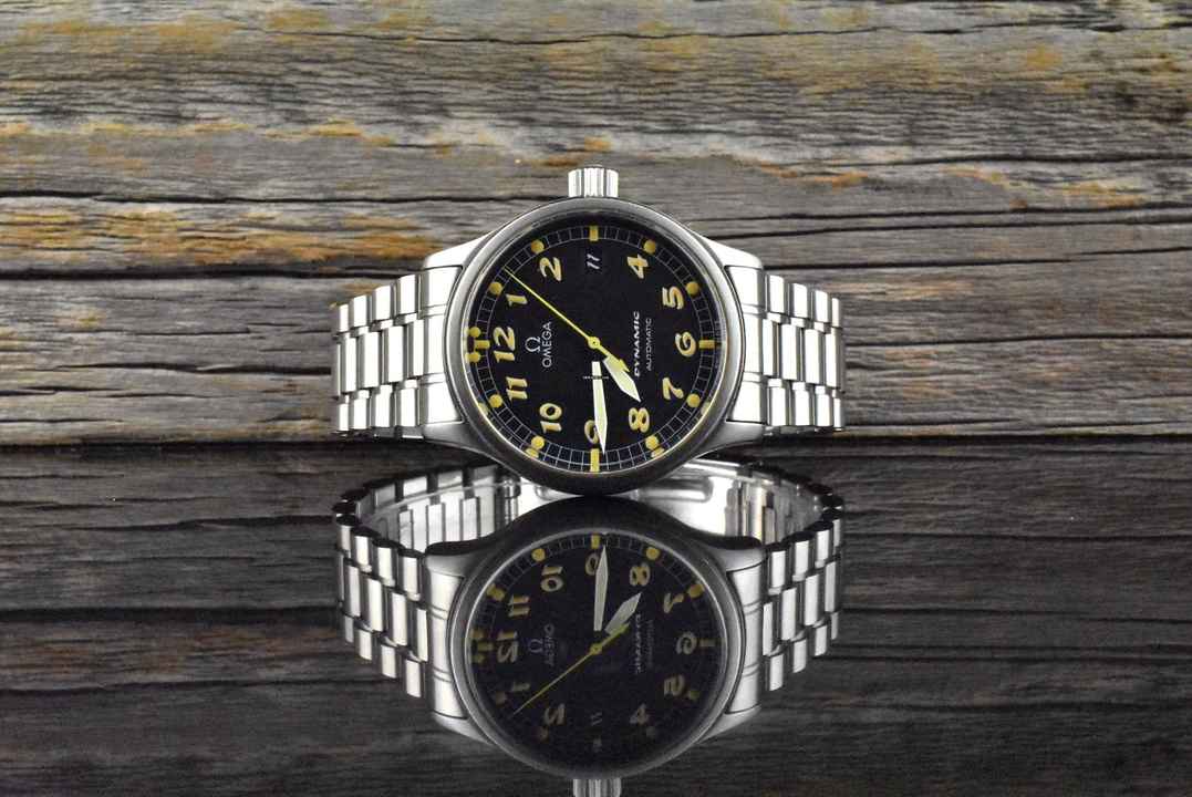  Omega Genève Dynamic Automatic Black Tritium 5200.50 Vintage Military 