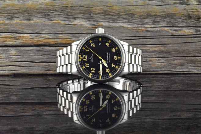  Omega Genève Dynamic Automatic Black Tritium 5200.50 Vintage Military 