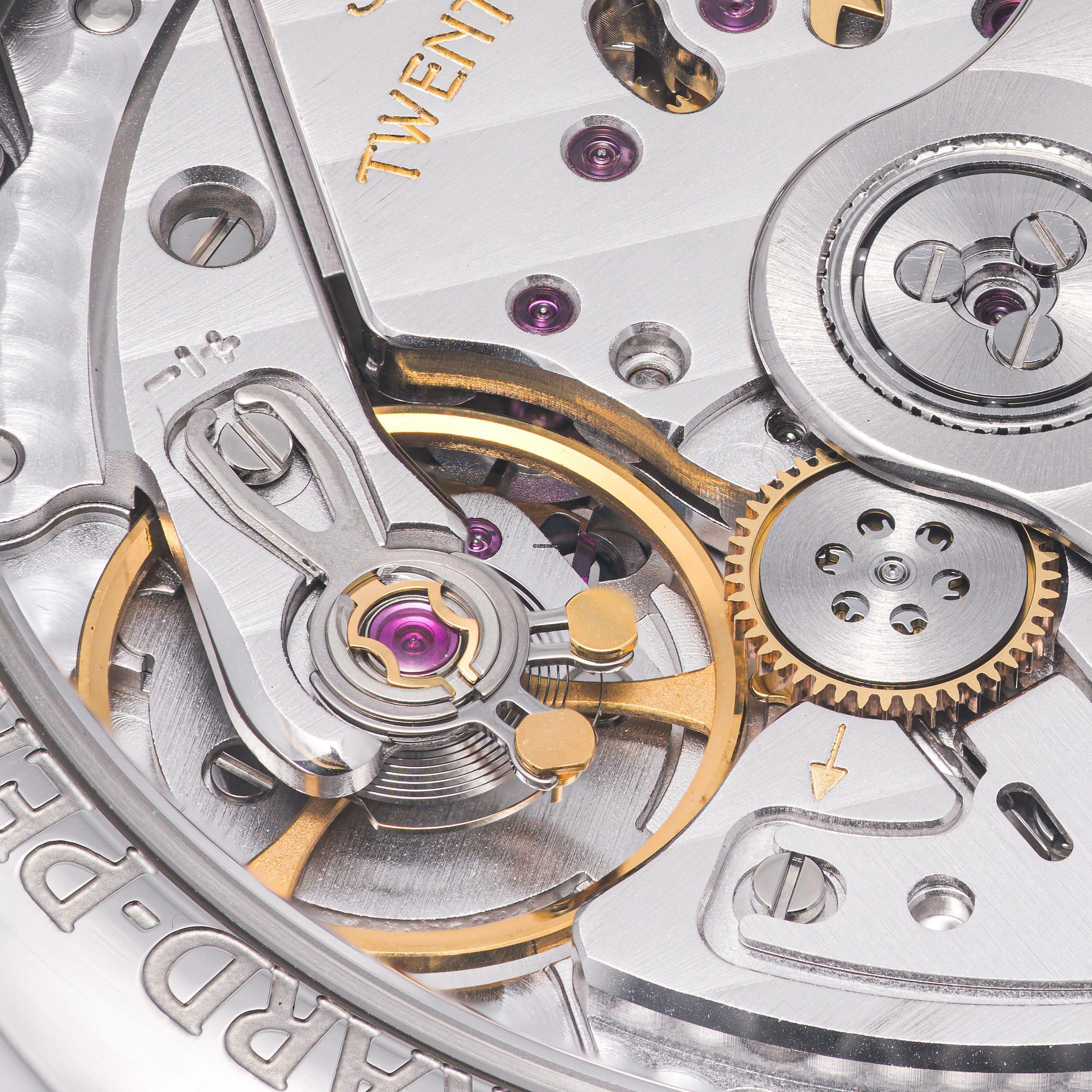 Thumbnail von Girard Perregaux Laureato 42mm Blue – 81010-11-431-11A – like NEW – 08/2022 Full Set