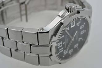 Thumbnail von Vacheron Constantin Overseas Automatik 42042/423A 37mm Black Dial Full Set