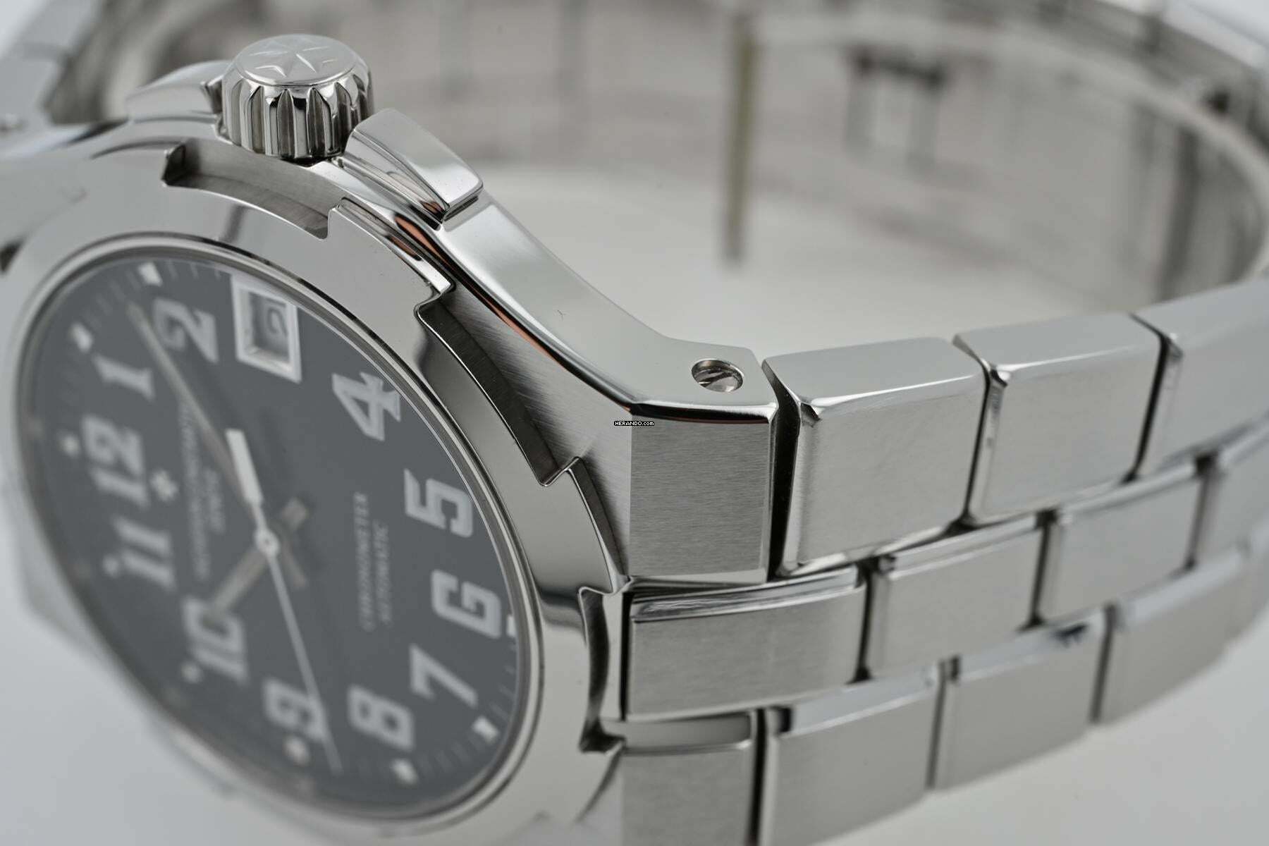 Thumbnail von Vacheron Constantin Overseas Automatik 42042/423A 37mm Black Dial Full Set