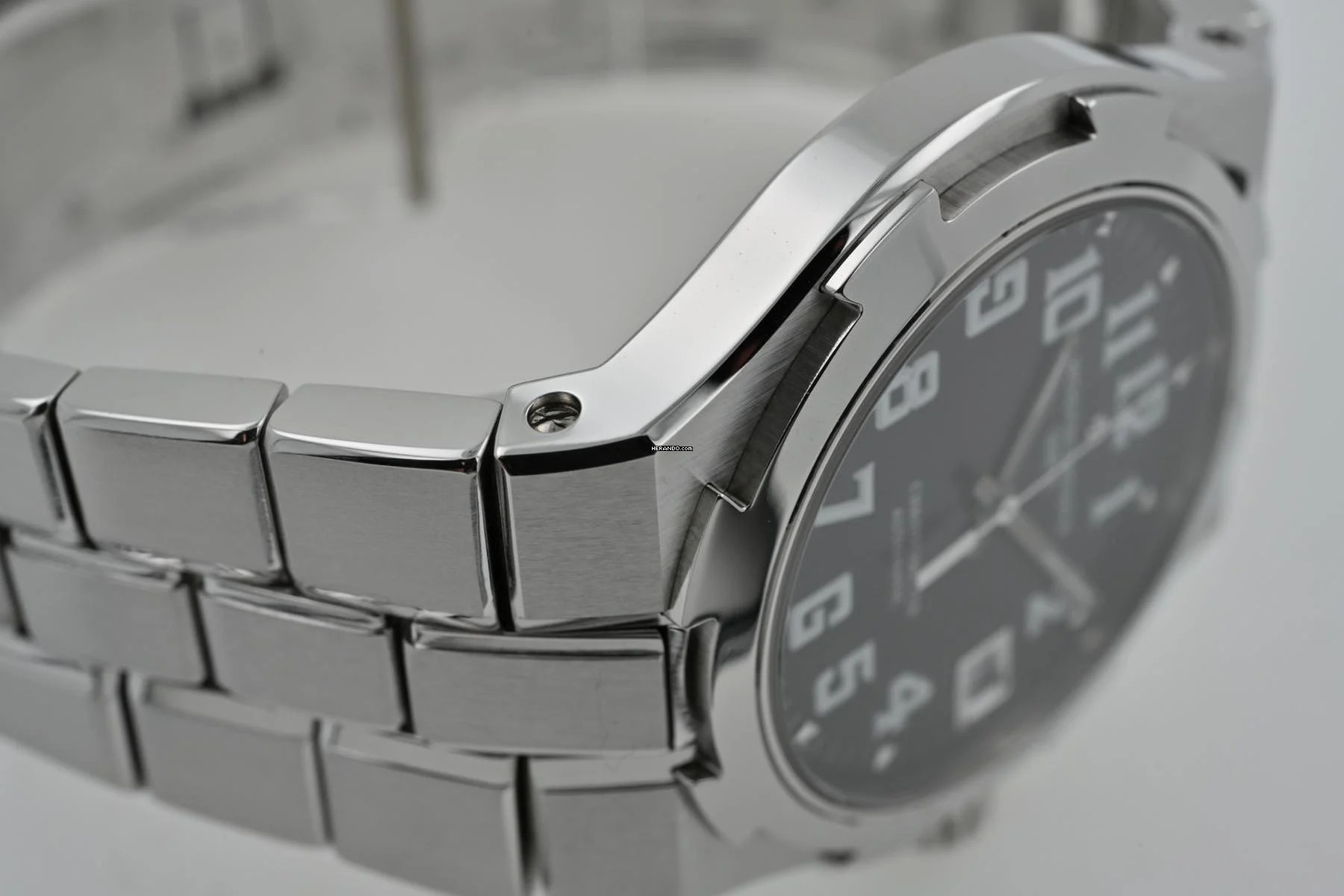 Thumbnail von Vacheron Constantin Overseas Automatik 42042/423A 37mm Black Dial Full Set