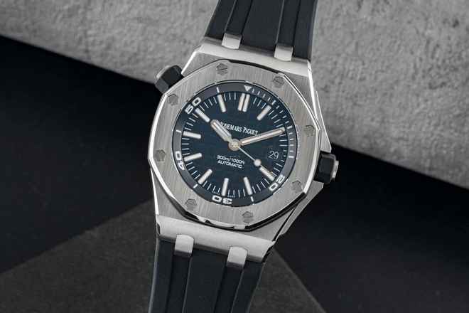  Audemars Piguet Royal Oak Offshore Diver Stahl Automatik Ref 15710ST.00.A002CA.01 Box & Papiere 