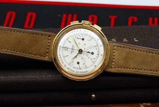 Thumbnail von Universal Genève Compax SUPER RARE COMPAX CHRONO 18K DISCO VOLANTE WITH PULSATIONS DIAL VINTAGE