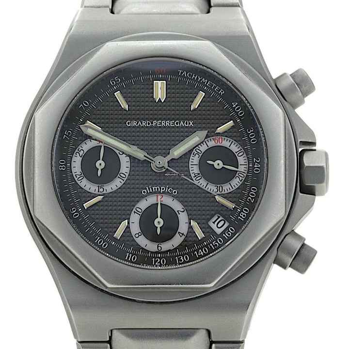  Girard Perregaux Laureato Chronograph Ref.8017 
