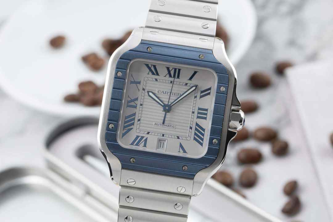  Cartier Santos De Cartier Blue Stahl Automatik Herrenuhr Ref. WSSA0047 B&P 2023 