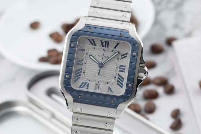  Cartier Santos De Cartier Blue Stahl Automatik Herrenuhr Ref. WSSA0047 B&P 2023 