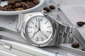 Thumbnail von Vacheron Constantin Overseas Automatik Herrenuhr Ref. 4500V/110A-B126 B&P 2016