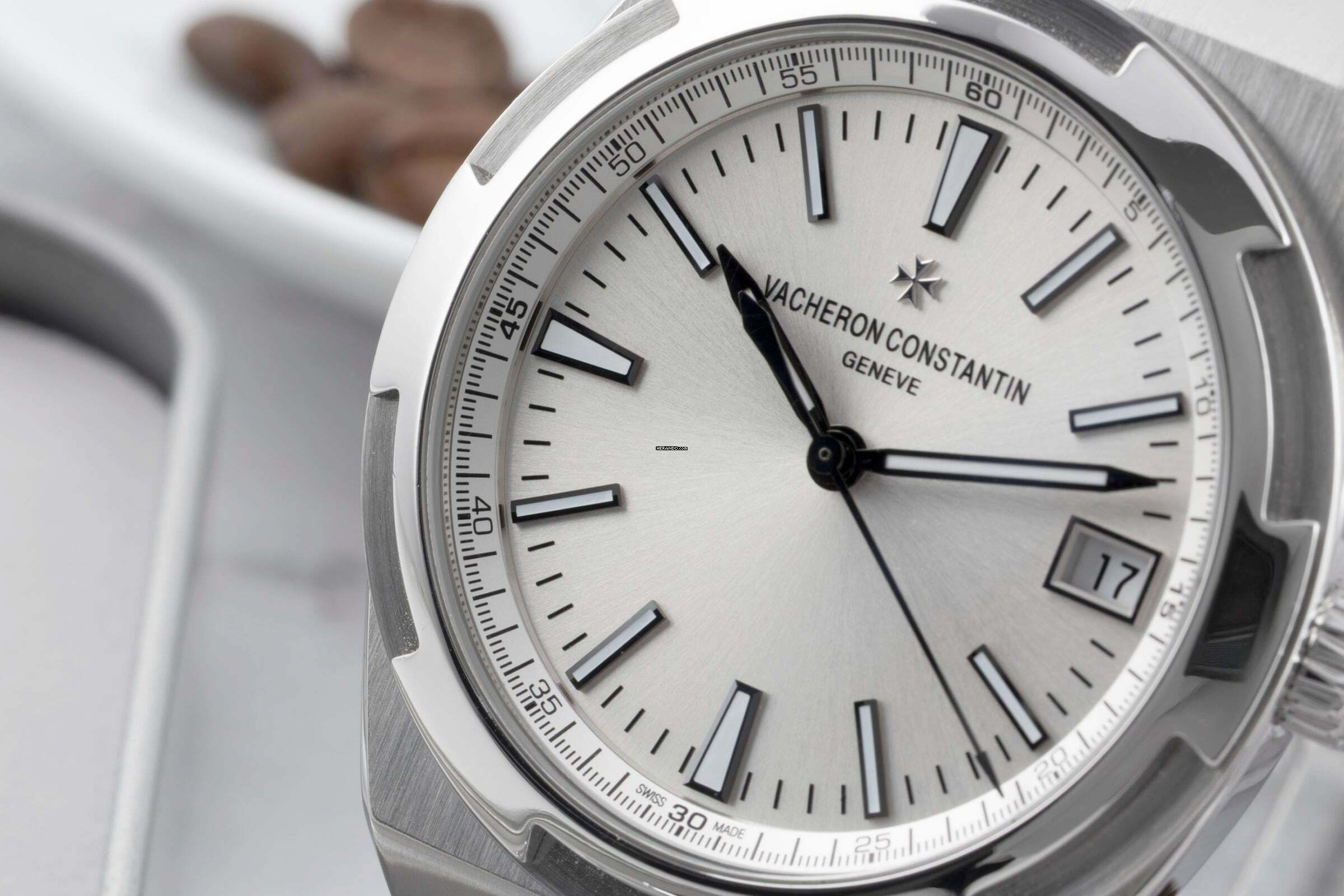 Thumbnail von Vacheron Constantin Overseas Automatik Herrenuhr Ref. 4500V/110A-B126 B&P 2016