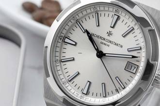 Thumbnail von Vacheron Constantin Overseas Automatik Herrenuhr Ref. 4500V/110A-B126 B&P 2016