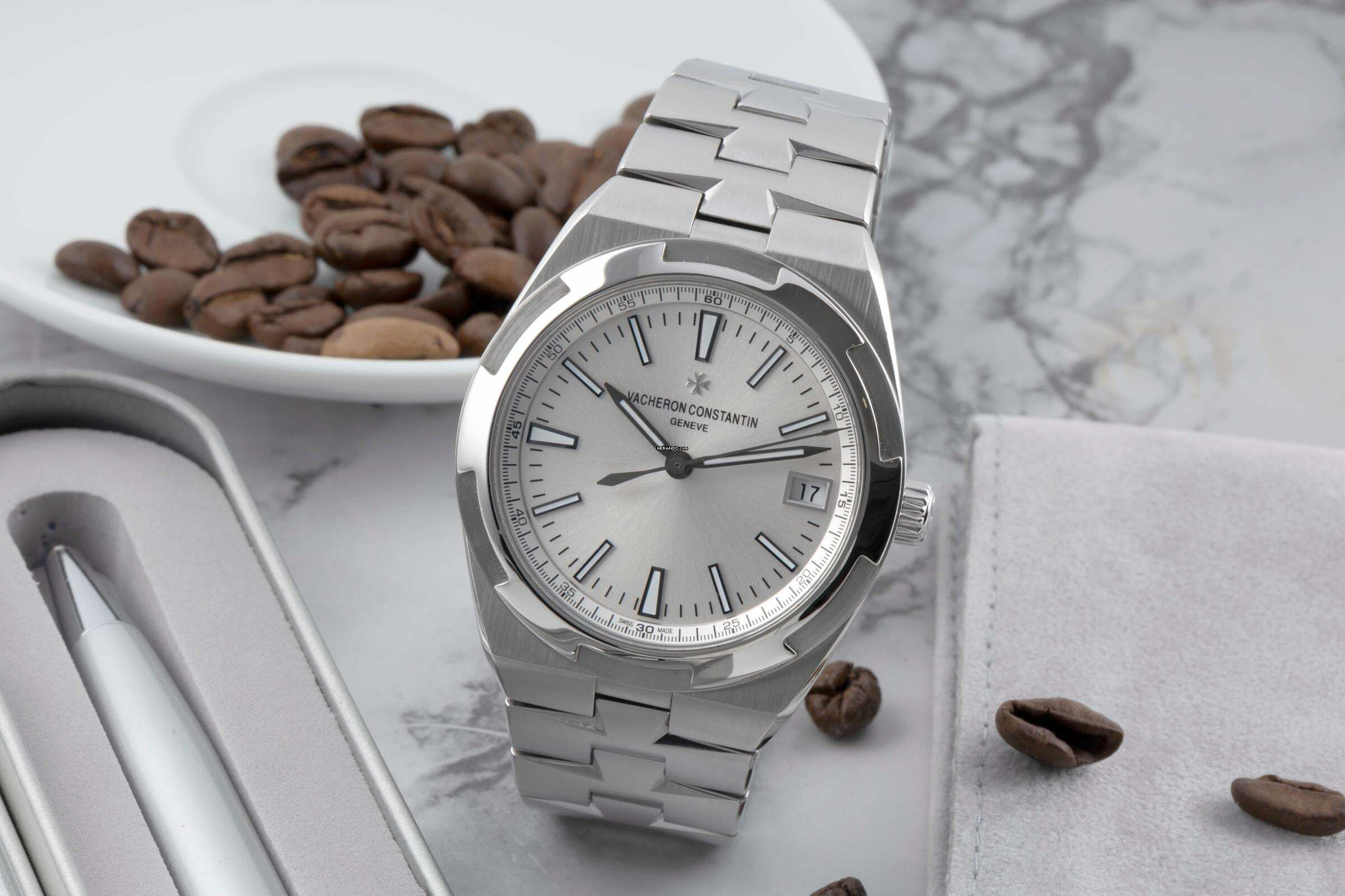  Vacheron Constantin Overseas Automatik Herrenuhr Ref. 4500V/110A-B126 B&P 2016 