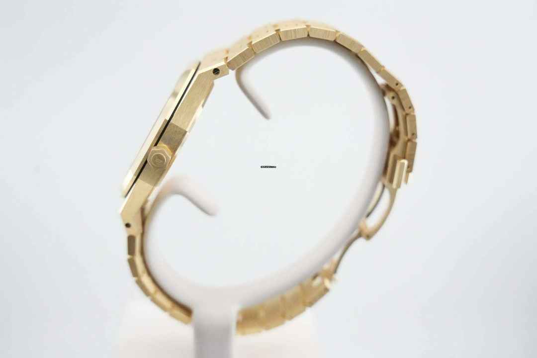  Audemars Piguet Royal Oak Jumbo 39mm Smoke Dial Yellow Gold 16202BA.OO.1240BA.02 