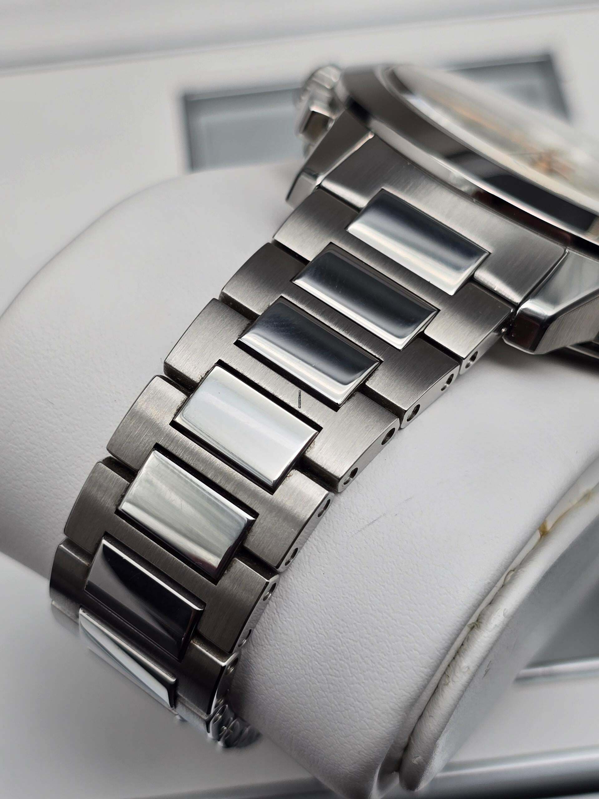 Thumbnail von IWC Ingenieur Chronograph 42mm IW380801 Silver Dial Very Good Full Set 2023