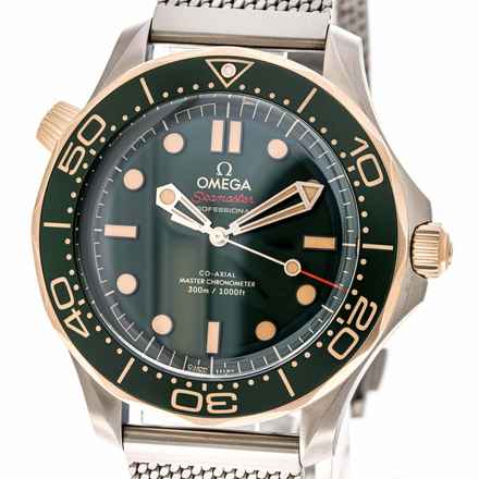  Omega Seamaster Diver 300 M Bronze On Titan – 210.90.42.20.10.001 – NEW – 08/2025 Full Set 
