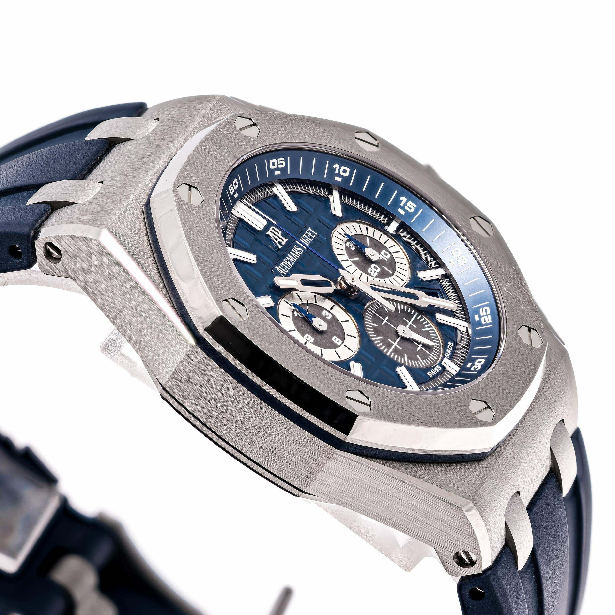Thumbnail von Audemars Piguet Royal Oak Offshore Chronograph Blue 42 – 26480TI.OO.A027CA.01 – like NEW – 2021 Full Set