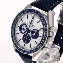 Thumbnail von Omega Speedmaster Professional Moonwatch 50th 'Silver Snoopy Award' – 310.32.42.50.02.001 – NEW & Unworn – 11/2025 Full