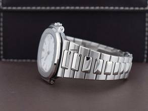 Thumbnail von Patek Philippe Nautilus 3800/1a White Dial - Very Rare - Service Patek