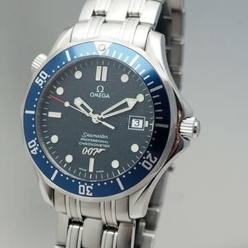 Omega Seamaster Diver 300 M James Bond 40 Anniversar 25378000 top cond. not polished in its original condition!
