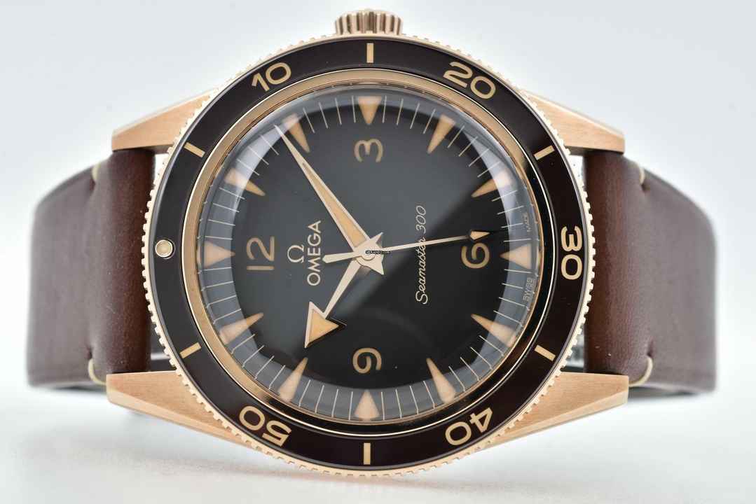  Omega Seamaster 300 Professional Chronometer Bronze Gold 23492412110001 