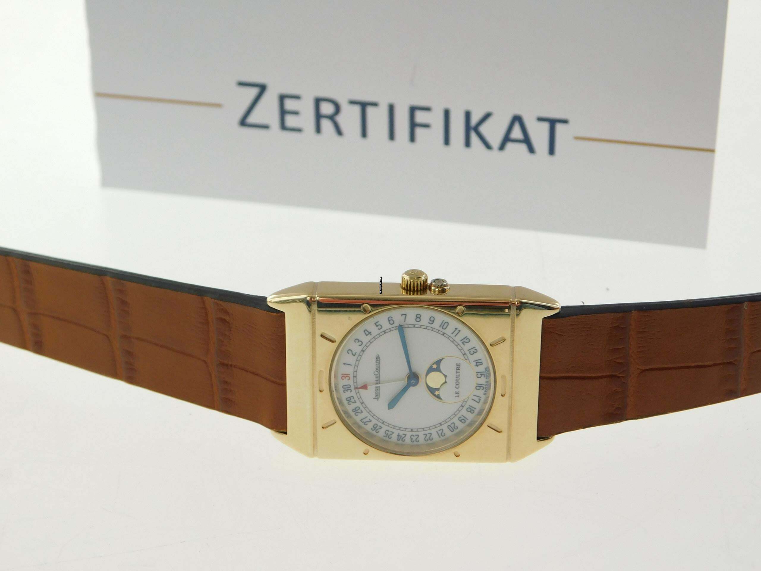 Thumbnail von Jaeger-LeCoultre 18 Karat Gelbgold Herrenuhr mit Calendar und Mondphase Rarität Herrengröße 24,5 x 38,5 mm