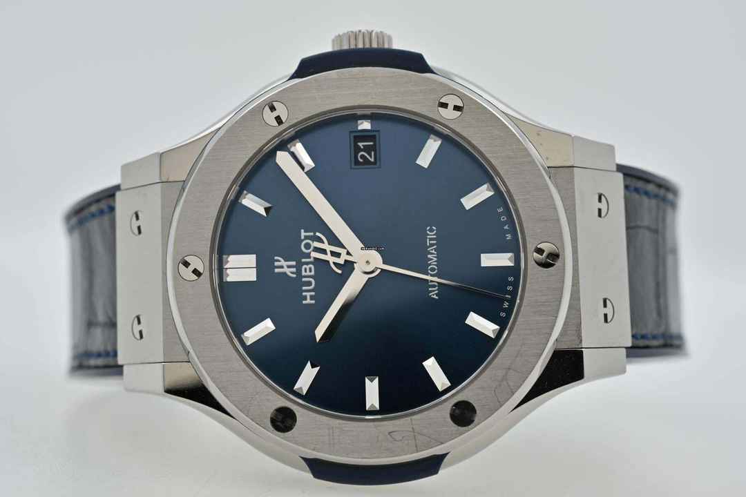  Hublot Classic Fusion Blue Automatic Titanium 565.NX.7170.LR 