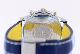 Thumbnail von Breitling Navitimer World 46 mm Chronograph blau Klassiker blue dial B+P