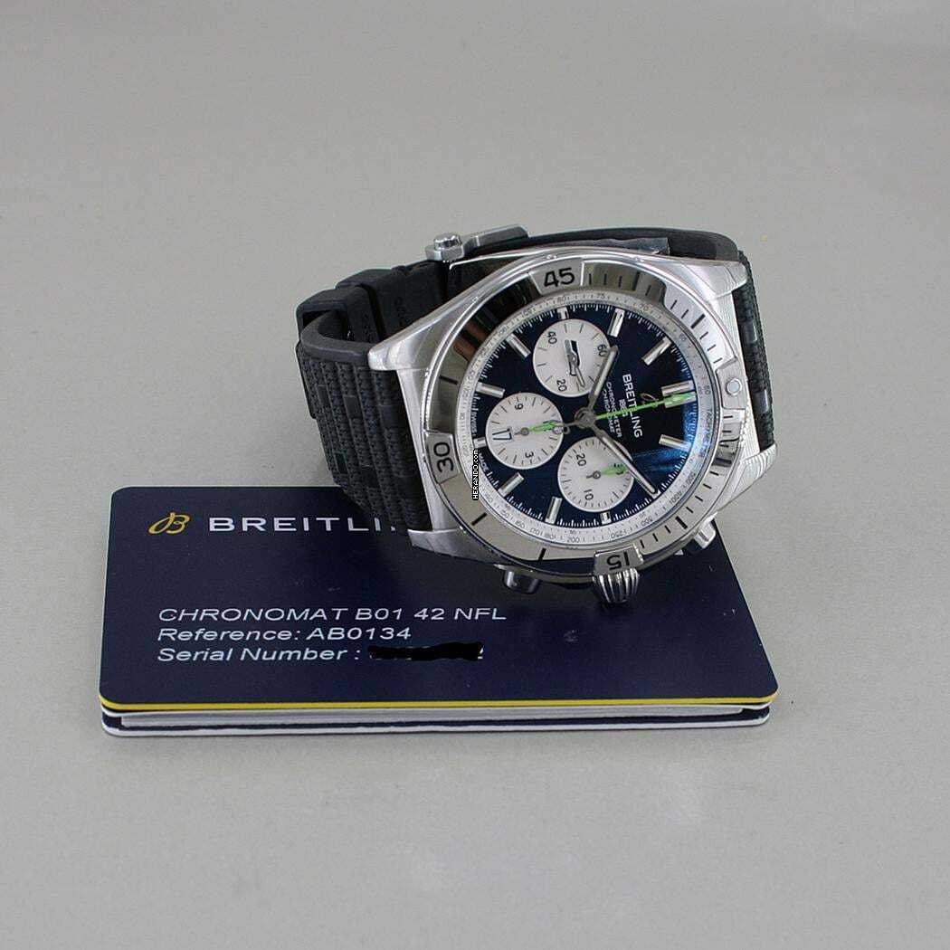 Thumbnail von Breitling Chronomat 42 B01 42 NFL Seattle Seahawks Ltd. Edition 104 Stück Ø 42 mm ungetragen teilverklebt Full Set