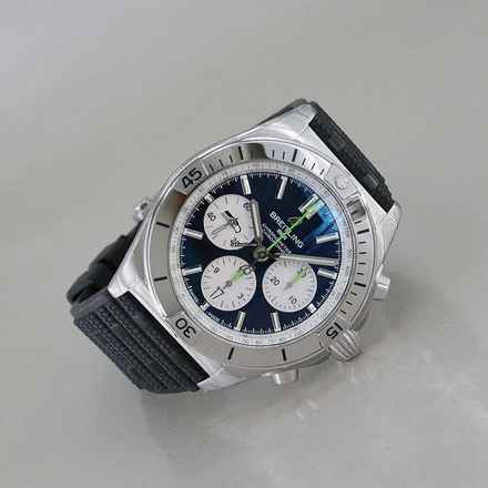  Breitling Chronomat 42 B01 42 NFL Seattle Seahawks Ltd. Edition 104 Stück Ø 42 mm ungetragen teilverklebt Full Set 