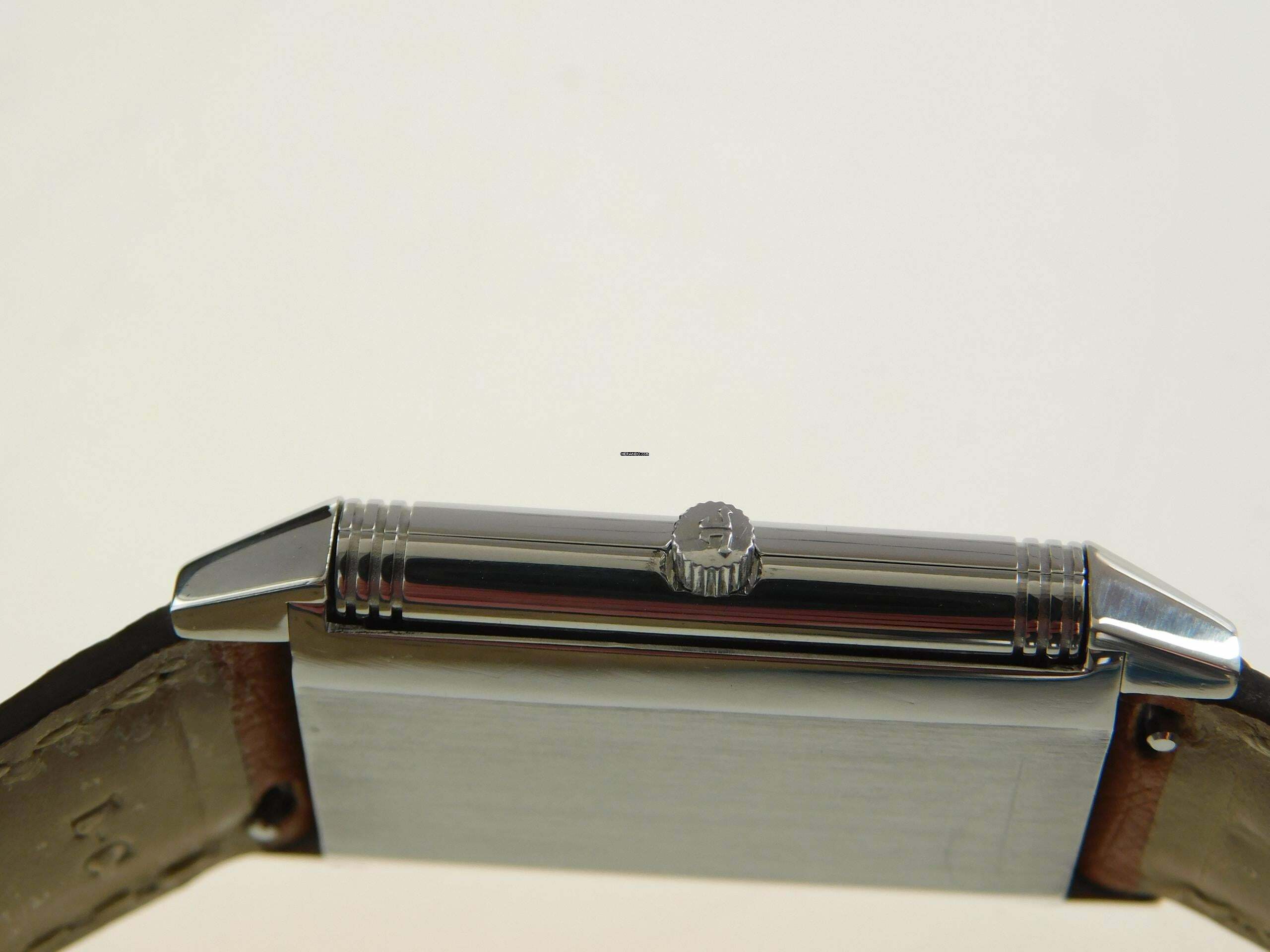 Thumbnail von Jaeger-LeCoultre Reverso Classique Classic im sehr guten Zustand mit original Straussenband Classic Modell 23 x 38 mm