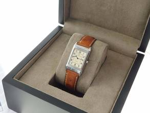 Thumbnail von Jaeger-LeCoultre Reverso Classique Classic im sehr guten Zustand mit original Straussenband Classic Modell 23 x 38 mm