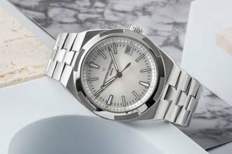 Thumbnail von Vacheron Constantin Overseas Automatik Herrenuhr Ref. 4500V/110A-B126 B&P 2017