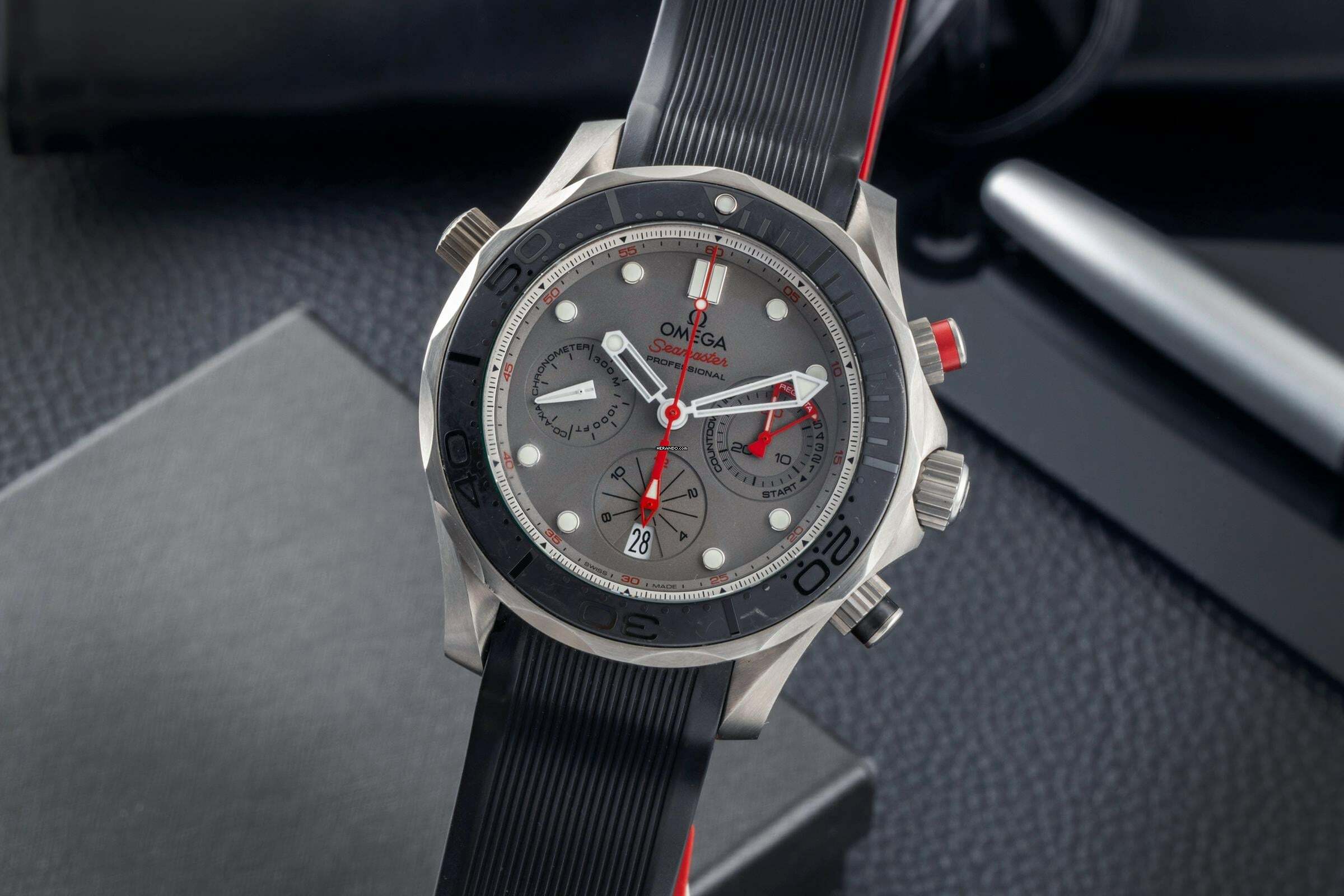  Omega Seamaster Diver 300 M Chronograph Titan ETNZ Ref. 212.92.44.50.99.001 Box & Papiere 