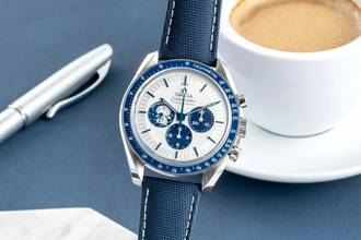 Thumbnail von Omega Speedmaster Professional Moonwatch Silver Snoopy Award 310.32.42.50.02.001 B&P 2024