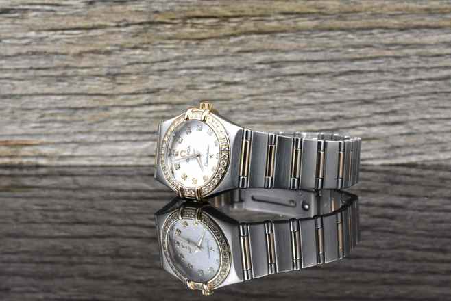  Omega Constellation Ladies Quarz Lady UNGETRAGEN / NOS - Mother of Pearl Diamond Dial 