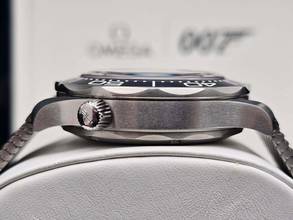 Thumbnail von Omega Seamaster Diver 300 M 210.30.42.20.03.002 James Bond 007 60th Anniversary Very Good Full Set 2-2024