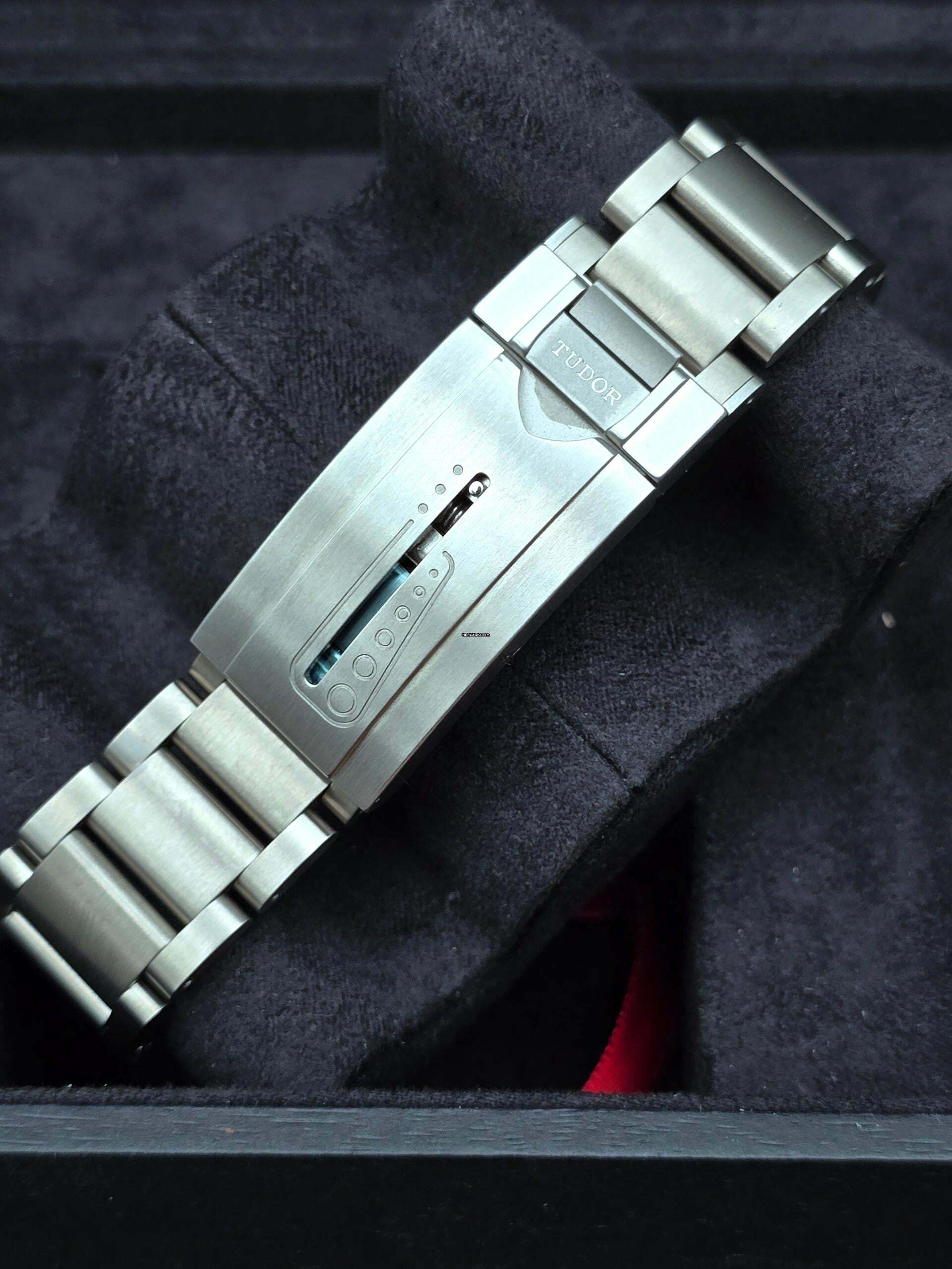 Thumbnail von Tudor Pelagos 42mm M25600TB-0001 Blue Dial Titanium Unworn/New Condition Full Set 1-2026