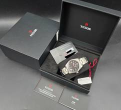 Thumbnail von Tudor Ranger M79950-0001 Steel Bracelet Unworn/New Condition Full Set 12/2025