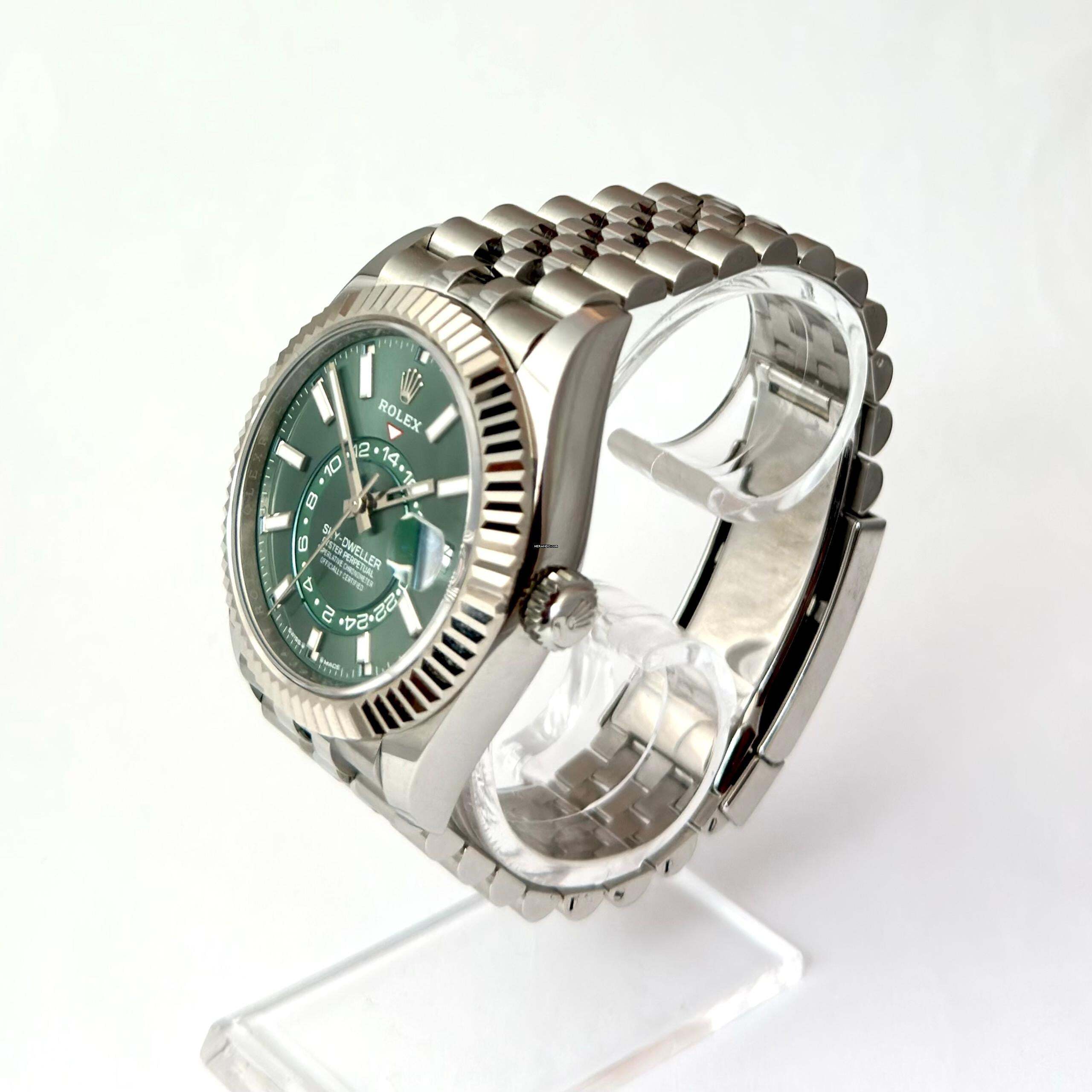 Thumbnail von Rolex Sky-Dweller green Dial LC100 2024